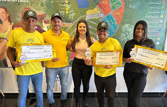 Lotecon premia corretores destaques em vendas no Residencial Vista do Lago.